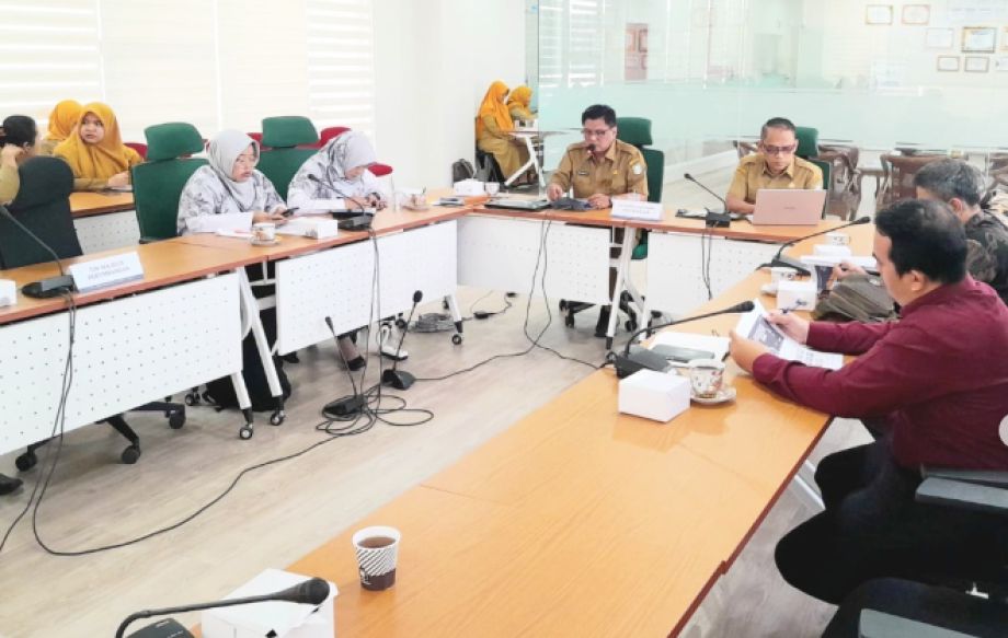 Rapat Tim Majelis Pertimbangan dalam menjaring masukan terkait Rancangan Teknokratik RIPJ PID Provinsi Kalbar